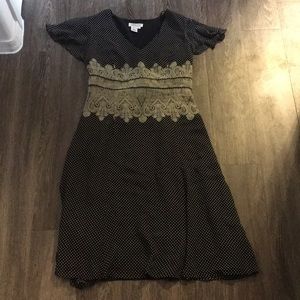 🔵Black and white dress